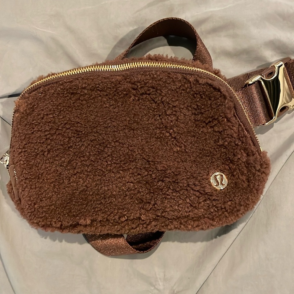 Sherpa belt bag lululrmon